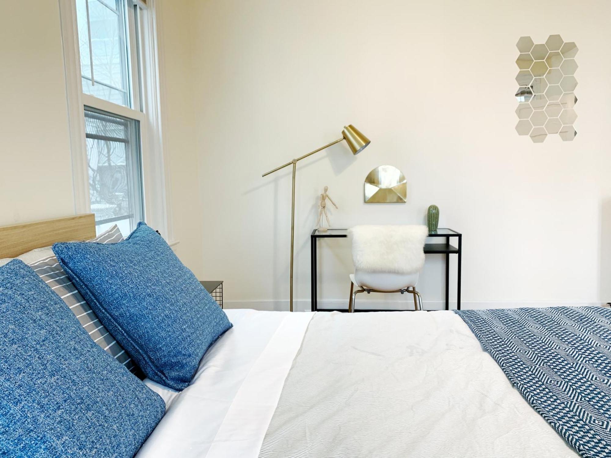 Best Location At Harvard University! 4 Bedroom Apartment! Two Units Available! Cambridge Bagian luar foto